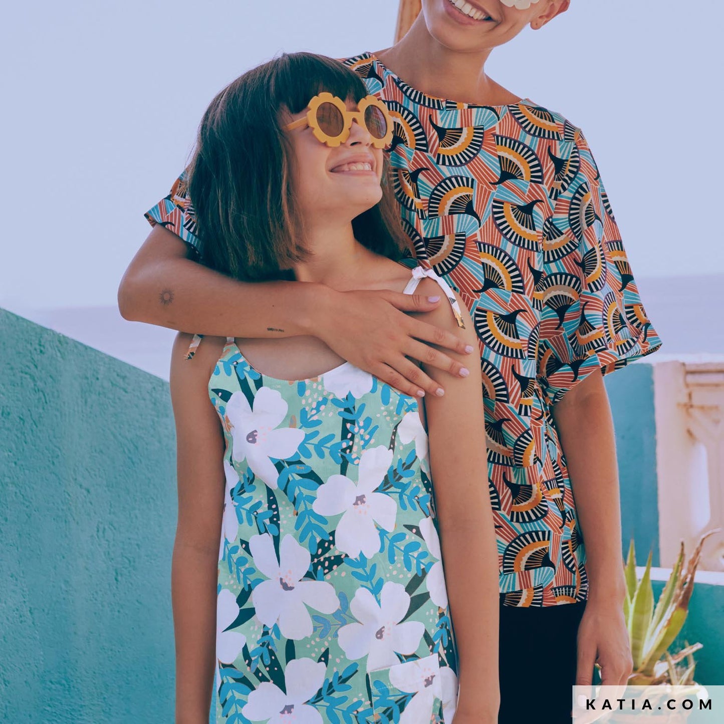Tejido PRINT NEON PINK FLOWER de KATIA